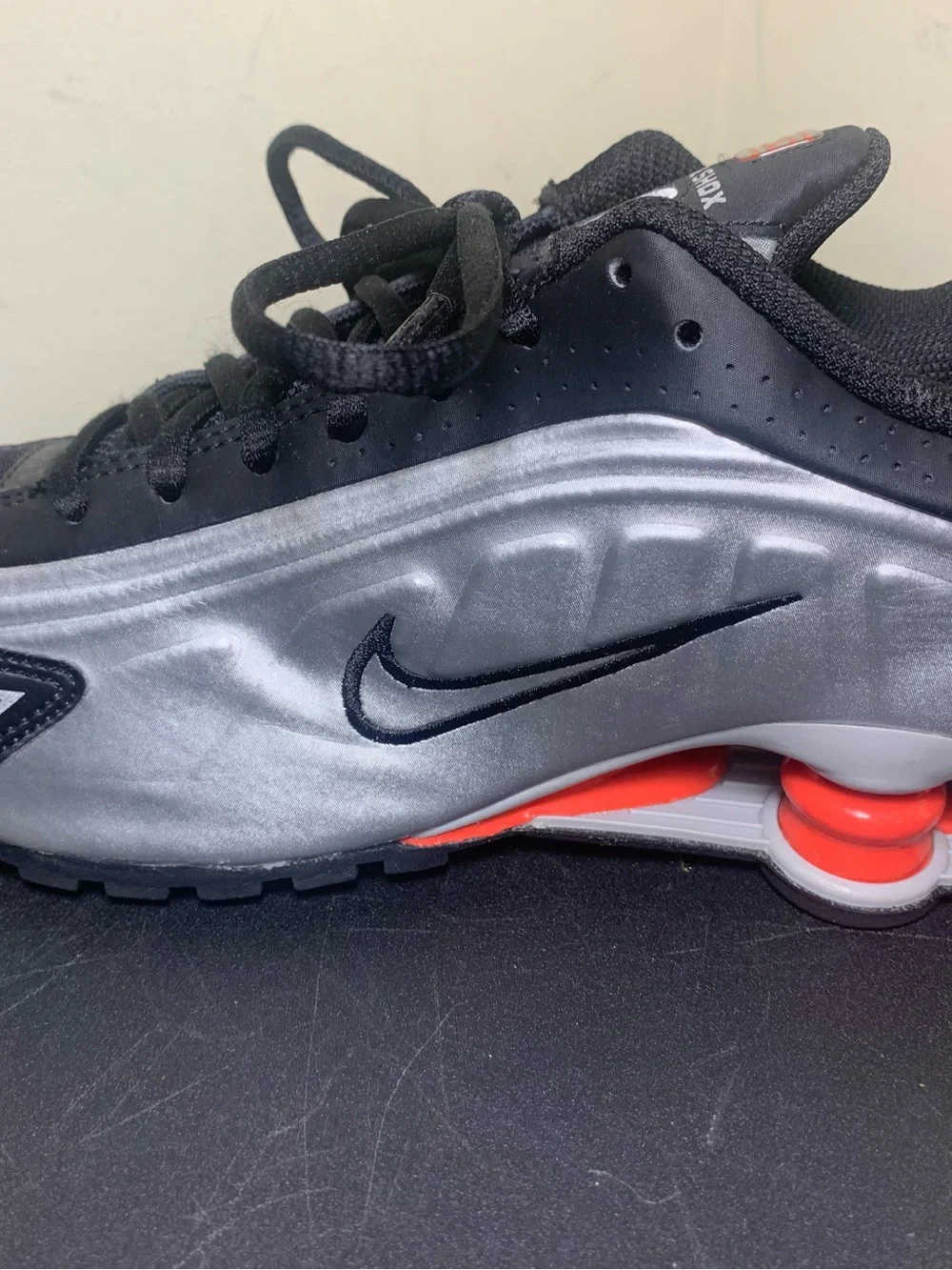 Youth Nike Shox Sneakers (Size 5Y US) Great Condition